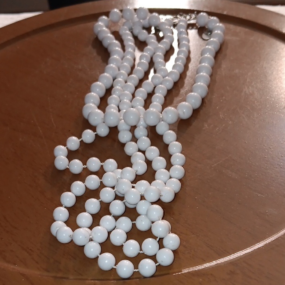 Icing Elegant White Beaded Necklace